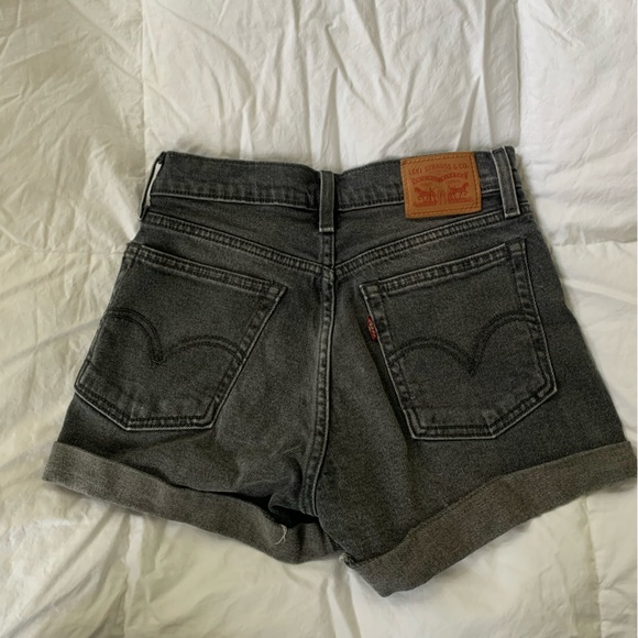 Levi’s black denim shorts - Picture 3 of 3